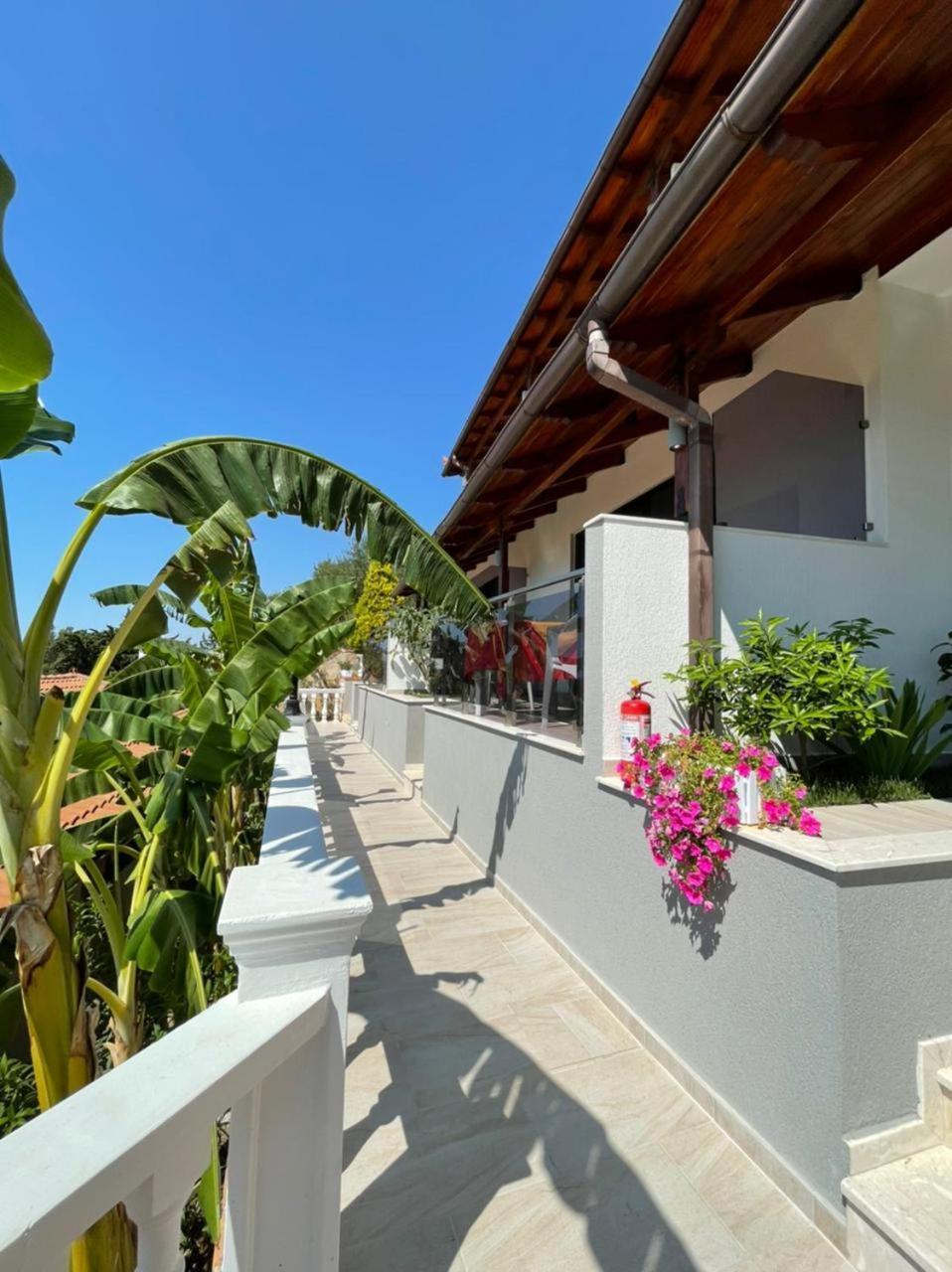 Hotel Ramosaco, Radhime, Vlore 외부 사진