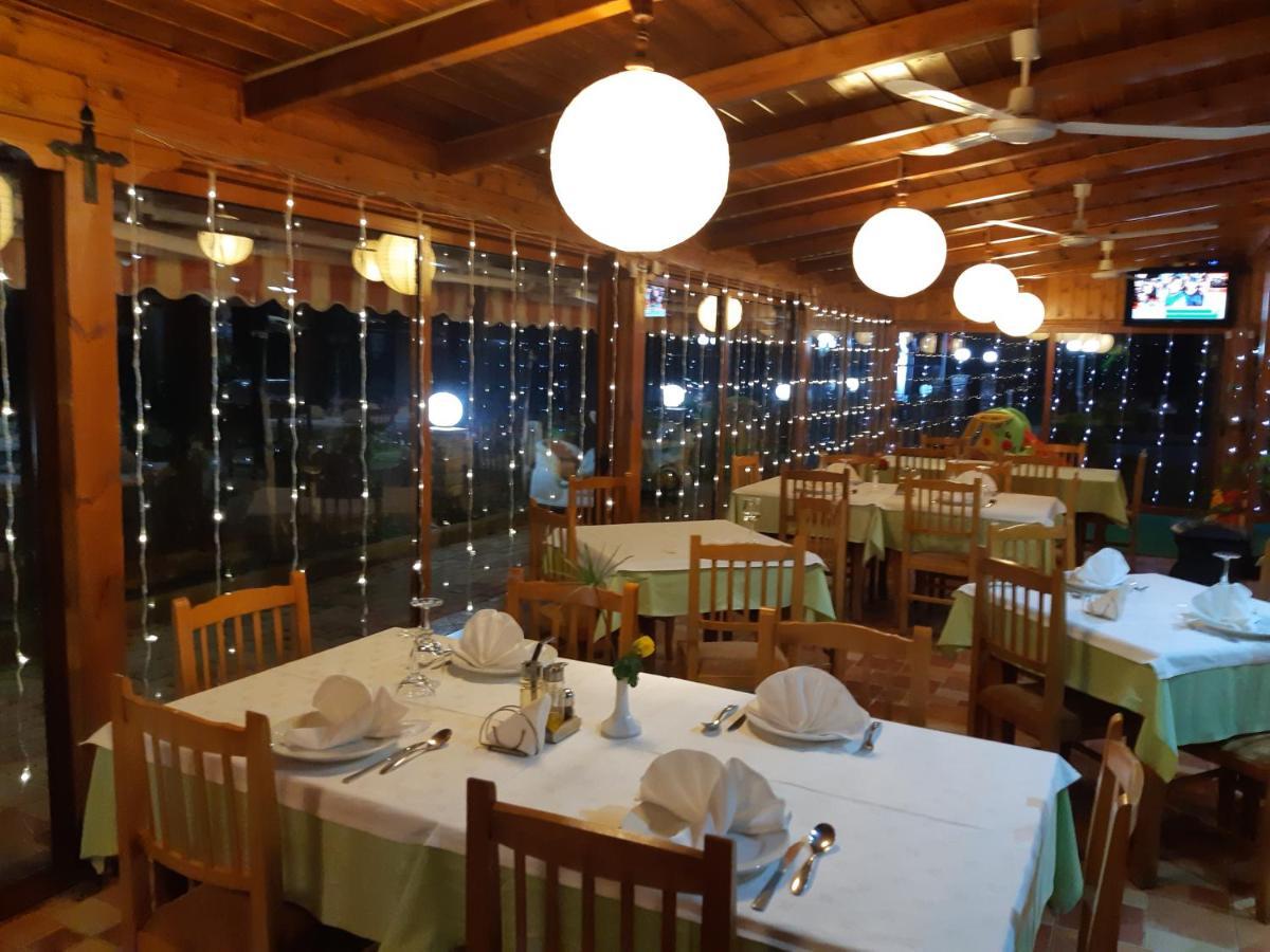 Hotel Ramosaco, Radhime, Vlore 외부 사진
